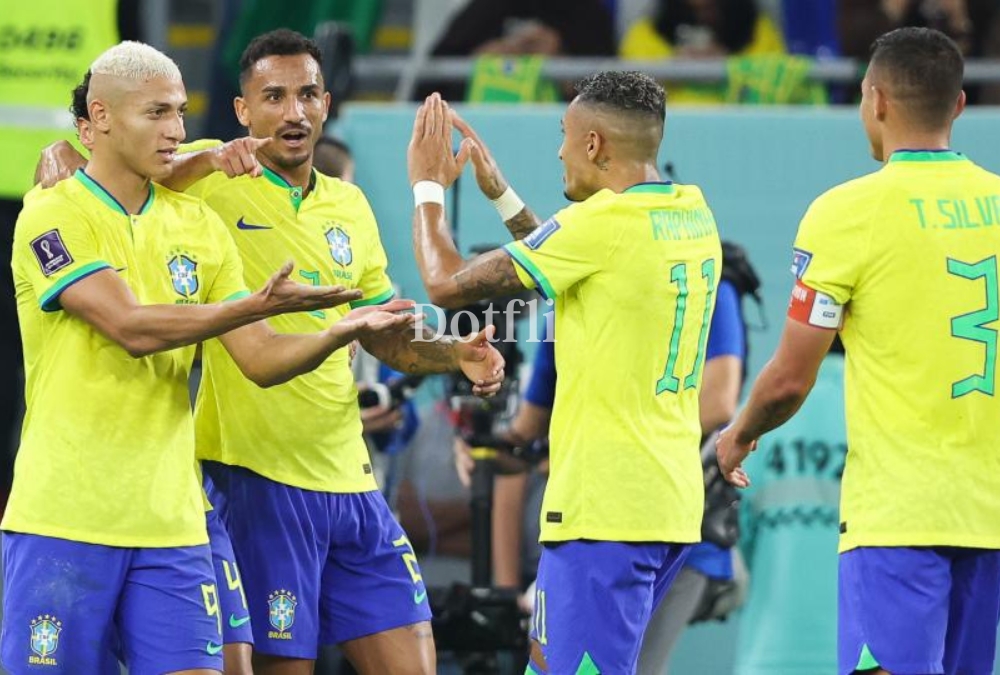 Brazilians beat South Korea 4-1 in a breathtaking match to reach the tournament's quarterfinals